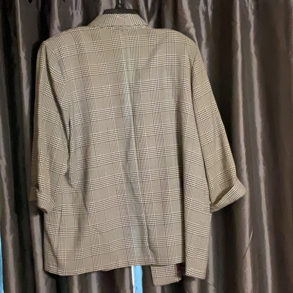 Woman’s jacket - Picture 2 of 2